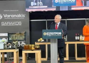 Ο Γιάννης Ανδριανός στα εγκαίνια της 12ης ΕΞΠΟΤΡΟΦ εκπροσωπώντας τον Πρωθυπουργό