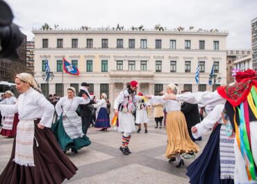 Χάρης Δούκας: «Σας καλούμε να περπατήσουμε στην πόλη, με οδηγό τα έθιμα, τη μουσική και το κέφι της Αποκριάς»