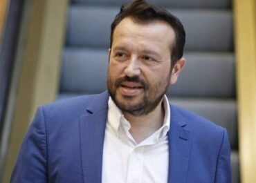 Μετωπική Νίκου  Παππά σε Ν.Δ. για συνταγματική αναθεώρηση: Θέλει ένα μικρό μπλε κράτος για εργολαβίες και κομματικές τοποθετήσεις