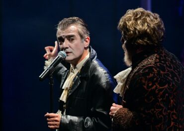 Ο Μισάνθρωπος έρχεται στο Θέατρο Φιλίπ. Δείτε τις πρώτες εντυπωσιακές εικόνες