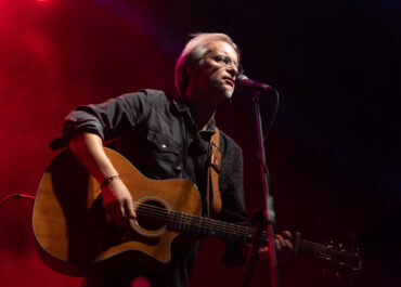 Την Παρασκευή 12 Ιουνίου ο Μίλτος Πασχαλίδης ανεβαίνει στο Θέατρο Βράχων για την καθιερωμένη, μεγάλη καλοκαιρινή του συναυλία