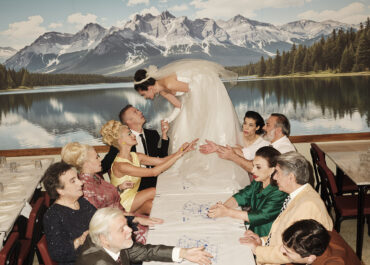 ΤΖΕΝΗ ΤΖΕΝΗ: Πρώτες Φωτογραφίες από την πολυαναμενόμενη παραγωγή σε σκηνοθεσία του Νίκου Καραθάνου | Πρεμιέρα: 23 Απριλίου στο Δημοτικό Θέατρο Πειραιά