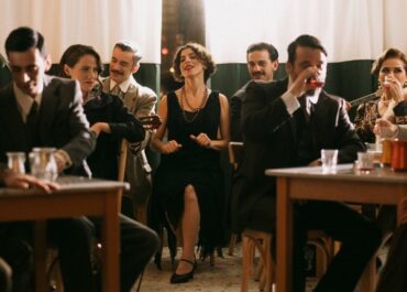 ΕΙΔΑΜΕ ΤΗΝ ΠΑΡΑΣΤΑΣΗ “ASTORIA” ΣΤΟ ΘΕΑΤΡΟ ΠΑΛΛΑΣ ΚΑΙ ΣΑΣ ΜΕΤΑΦΕΡΟΥΜΕ ΤΙΣ ΕΝΤΥΠΩΣΕΙΣ ΜΑΣ!