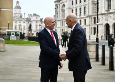 Συνάντηση ΥΕΘΑ Ν. Δένδια με τον Υπουργό Άμυνας του Ηνωμένου Βασιλείου John Healey, στο Λονδίνο