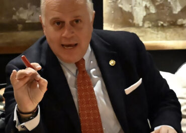 Η ΕΟΚΕ και η ΕτΠ δεν εκδίδουν τις γνωμοδοτήσεις τους έγκαιρα.