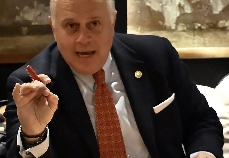 Η ΕΟΚΕ και η ΕτΠ δεν εκδίδουν τις γνωμοδοτήσεις τους έγκαιρα.