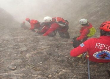 Έρευνες προς εντοπισμό δύτη στη Βουλιαγμένη