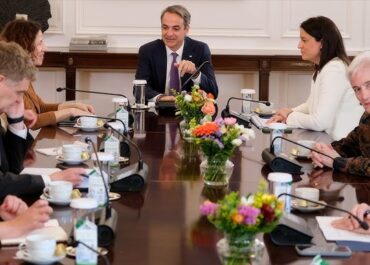 Συνάντηση του Πρωθυπουργού Κυριάκου Μητσοτάκη με την Εκτελεστική Αντιπρόεδρο της Ευρωπαϊκής Επιτροπής Roxana Mînzatu