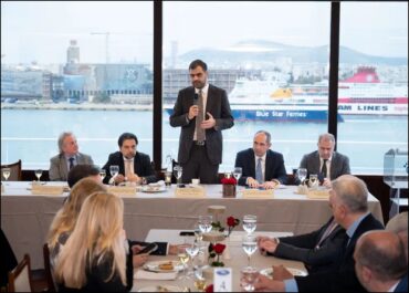 Ν. Λ. Π.: Πραγματοποιήθηκε γεύμα εργασίας, με επίτιμο ομιλητή τον Υφυπουργό παρά τω Πρωθυπουργώ και Κυβερνητικό Εκπρόσωπο κύριο Παύλο Μαρινάκη.