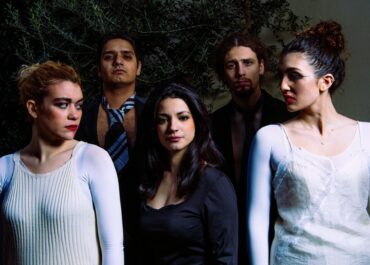 H νεοσύστατη ομάδα ΤΑΡΑΤΣΑ συνεχίζει το ταξίδι της παράστασης της «Δόξα(sin)» στην Αθήνα, στο θέατρο ΔΡΟΜΟΣ