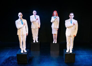 «Δολοφόνοι, εσείς είστε το νέο Άουσβιτς» του Θανάση Τριαρίδη από την Akatsuki Theatre Company στον Τεχνοχώρο Εργοτάξιον ‖ Πρεμιέρα: Σάββατο 21 Μαρτίου