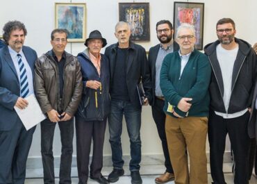 Δήμος Πειραιά : Με επιτυχία τα εγκαίνια της αναδρομικής έκθεσης «1964–2026» του Νίκου Τζιζμετζόγλου