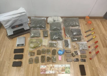 Συνελήφθη 27χρονος ημεδαπός, ο οποίος προσπάθησε να εισάγει με ταχυδρομικό δέμα στην Ελλάδα ακατέργαστη κάνναβη υδροπονικής καλλιέργειας