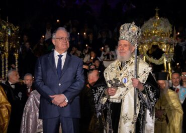 ΠΑΡΟΥΣΙΑ ΤΟΥ ΠΡΟΕΔΡΟΥ ΤΗΣ ΔΗΜΟΚΡΑΤΙΑΣ ΚΩΝΣΤΑΝΤΙΝΟΥ ΑΝ. ΤΑΣΟΥΛΑ ΣΤΟΝ ΜΗΤΡΟΠΟΛΙΤΙΚΟ ΝΑΟ ΜΕΤΑΜΟΡΦΩΣΕΩΣ ΤΟΥ ΣΩΤΗΡΟΣ ΣΥΡΟΥ