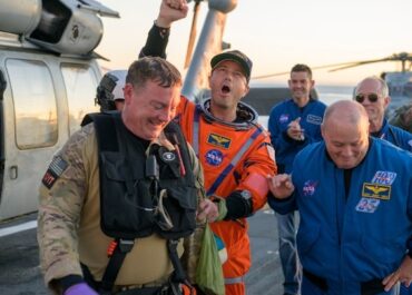 Eπέστρεψαν οι αστροναύτες της αποστολής Άρτεμις 2 στη Γη