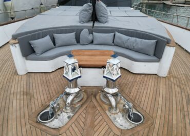 Εγκαίνια για το νέο σκάφος εκδηλώσεων OMEGA στις 22 Απριλίου στη Μαρίνα Ζέας στον Πειραιά με εκπροσώπους του τουριστικού, επιχειρηματικού και δημοσιογραφικού χώρου