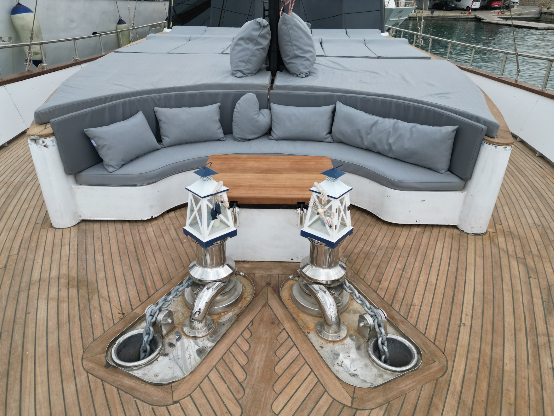 Εγκαίνια για το νέο σκάφος εκδηλώσεων OMEGA στις 22 Απριλίου στη Μαρίνα Ζέας στον Πειραιά με εκπροσώπους του τουριστικού, επιχειρηματικού και δημοσιογραφικού χώρου