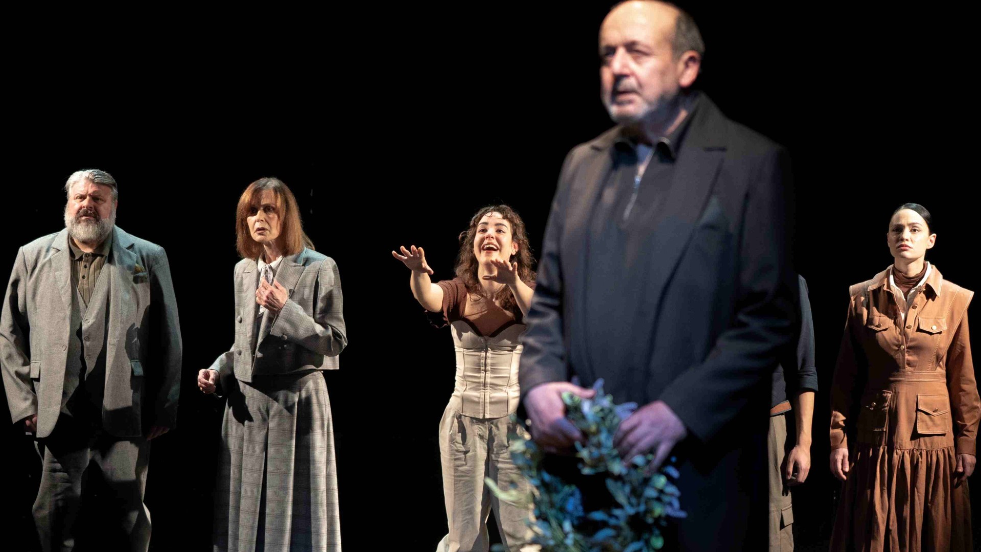 Ερρίκου Ίψεν ΑΡΧΙΜΑΣΤΟΡΑΣ ΣΟΛΝΕΣ | Σκηνοθεσία: Κωνσταντίνος Ασπιώτης | Θέατρο Τέχνης Καρόλου Κουν-Υπόγειο | Για περιορισμένο αριθμό παραστάσεων