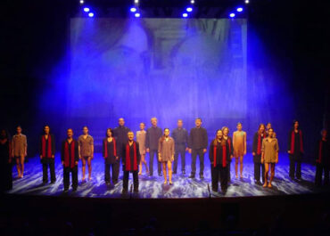 Ιστορικό ταξίδι του Πολιτιστικού Ομίλου «ΔΙΑΣΤΑΣΗ» στην Αθήνα: Δύο εμβληματικές παραστάσεις για τα 42 χρόνια προσφοράς του Ομίλου