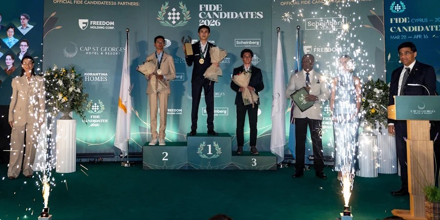 Με μια λαμπερή τελετή λήξης ολοκληρώθηκε η πιο σημαντική διοργάνωση του Παγκόσμιου Πρωταθλήματος Σκακιού “FIDE Candidates Tournament 2026” στο “Cap St Georges Hotel & Resort”, στην όμορφη Κύπρο, συγκεντρώνοντας διεθνές ενδιαφέρον.