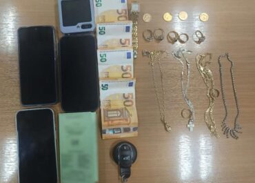 Εντοπίσθηκαν και συνελήφθησαν  -2- γυναίκες αλλοδαπές, που δραστηριοποιούνται στις τηλεφωνικές απάτες, σε περιοχή της Καστοριάς