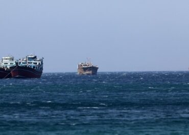 Ο Ντ. Τραμπ ανακοίνωσε επιχείρηση για να αποκατασταθεί η ελευθερία της ναυσιπλοΐας στα Στενά του Ορμούζ