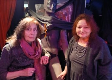 ΟΡΛΑΝΤΟ της ΒΙΡΤΖΙΝΙΑ ΓΟΥΛΦ, στο Studio Κυψέλης με την ΚΑΙΤΗ ΙΜΠΡΟΧΩΡΗ και την ΠΕΠΗ ΟΙΚΟΝΟΜΟΠΟΥΛΟΥ. Ένα ανοιξιάτικο  θεατρικό.αναλόγιο για 3η σεζόν.