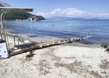 Δήμος Κεντρικής Κέρκυρας και Διαποντίων Νήσων : Προσβάσιμες για ΑμεΑ και φέτος, πέντε δημοφιλείς παραλίες του Δήμου