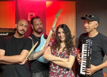 ATTICA ROOTS FESTIVAL-Οι Barikada ηλεκτρίζουν τον Πεζόδρομο της Αποστόλου Παύλου κάτω από την Ακρόπολη