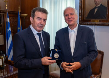 Μιχάλης Χρυσοχοΐδης : Ενίσχυση των ομάδων πεζών περιπολιών στο κέντρο Αθηνών για ακόμη καλύτερα αποτελέσματα