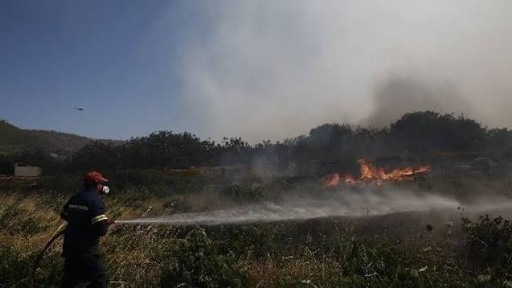 Αγροτοδασική πυρκαγιά στην περιοχή Περιβολάκι