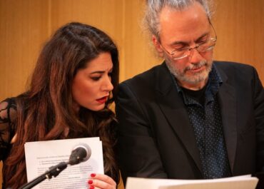 «Το δικαίωμα να σ’ αγαπώ» – Ειρήνη Τουμπάκη  (Μουσική: Μάριος Στρόφαλης – Στίχοι: Ειρήνη Τουμπάκη)  Από την τηλεοπτική σειρά “Porto Leone “