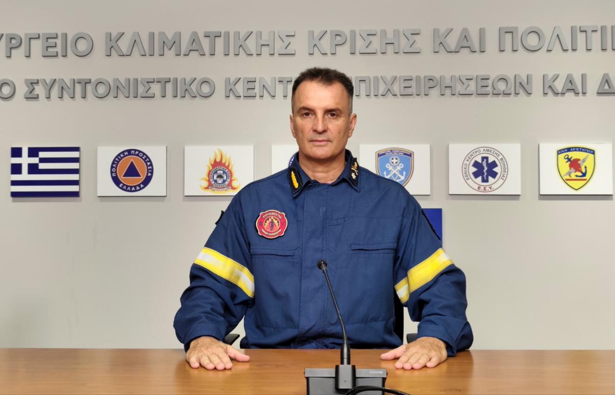Έκτακτη ενημέρωση για τις πυρκαγιές από τον Διευθυντή Στρατηγικού Σχεδιασμού και Επικοινωνίας του Α Π Σ Αρχιπύραρχο Βασίλειο Βαθρακογιάννη