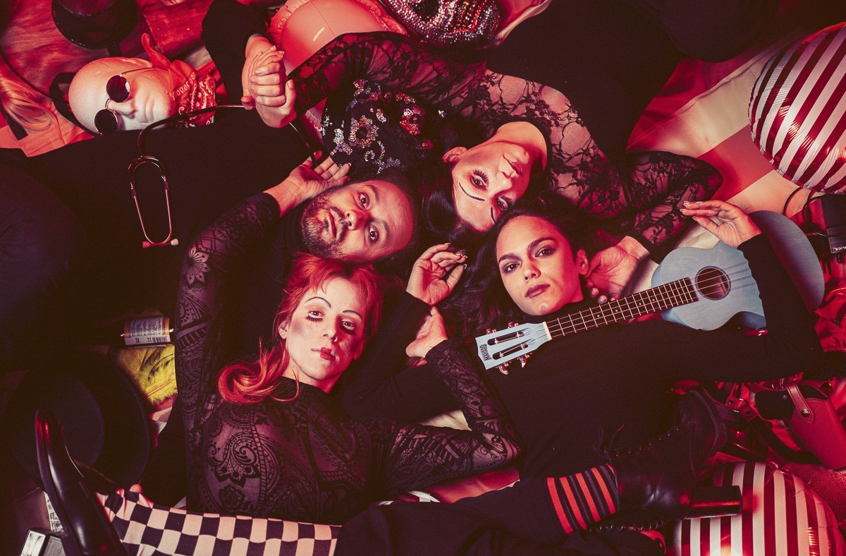 EVELYN EVELYN: Η sold out επιτυχία συνεχίζεται στο θέατρο 104 | Προσφορά εισιτηρίων 13€ έως 30/09 | Πρεμιέρα 27 Οκτωβρίου