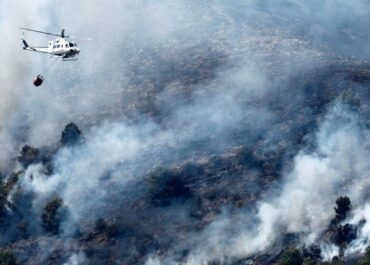 Μεγάλη καταστροφή από τις τεράστιες πυρκαγιές στη Γαλλία και Ισπανία  –  Νέα απειλή οι υψηλές θερμοκρασίες από αύριο