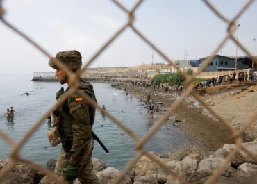 Θέουτα: Περισσότεροι από 37.500 μετανάστες επέστρεψαν στο Μαρόκο, σύμφωνα με την ισπανική κυβέρνηση