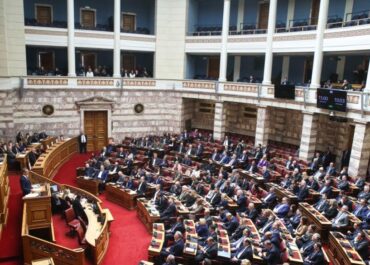 Βουλή: Ανακοινώθηκαν οι παραιτήσεις του Σ. Φάμελλου και του Γ. Καραμέρου