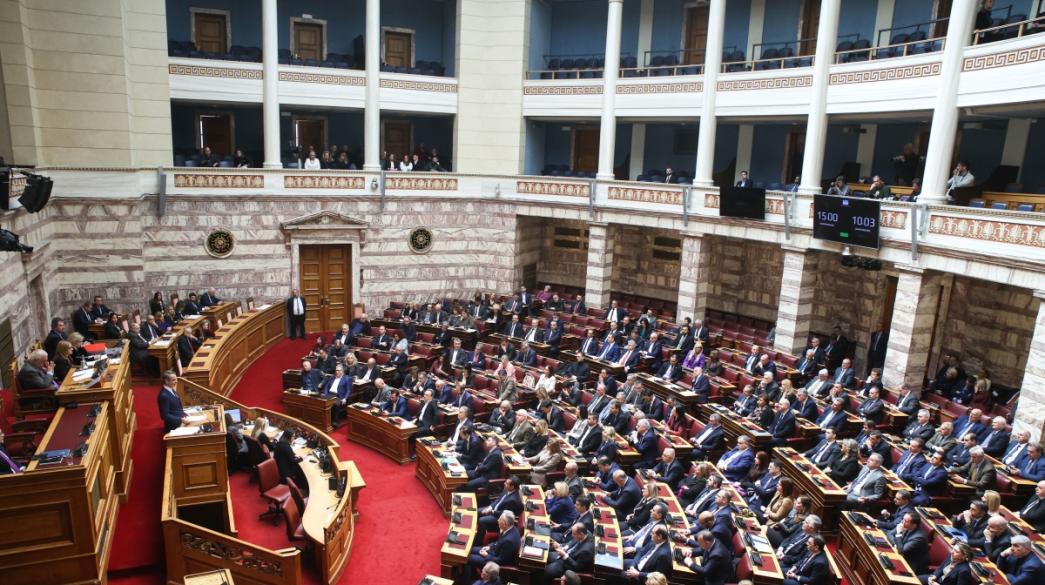 Βουλή: Ανακοινώθηκαν οι παραιτήσεις του Σ. Φάμελλου και του Γ. Καραμέρου