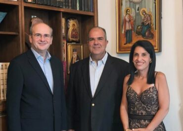 Η ανακήρυξη του Sir Στέλιου Χατζηιωάννου σε Επίτιμο Δημότη Σπετσών ανέδειξε την εθνική πρωτοβουλία για τη στήριξη των γιατρών στα μικρά νησιά