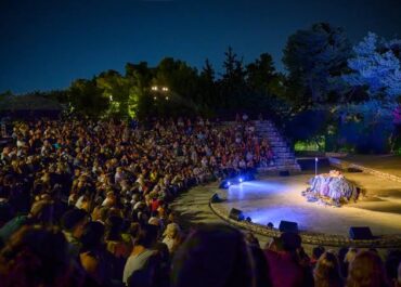 Δήμος Αθηναίων: Παραστάσεις στο Φεστιβάλ Κολωνού 2026 με εισιτήρια από 5 ευρώ