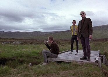 TRAINSPOTTING – ΕΠΕΤΕΙΑΚΗ ΕΠΑΝΕΚΔΟΣΗ ΓΙΑ ΤΑ 30 ΧΡΟΝΙΑ ΤΗΣ ΤΑΙΝΙΑΣ – ΤΑΥΤΟΧΡΟΝΗ ΚΥΚΛΟΦΟΡΙΑ ΤΗΣ ΑΠΟΚΑΤΕΣΤΗΜΕΝΗΣ ΚΟΠΙΑΣ ΣΕ ΟΛΟΚΛΗΡΗ ΤΗΝ ΕΥΡΩΠΗ