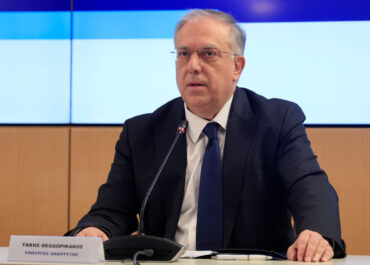 Τάκης Θεοδωρικάκος: Στηρίζουμε με πράξεις το εισόδημα της ελληνικής οικογένειας