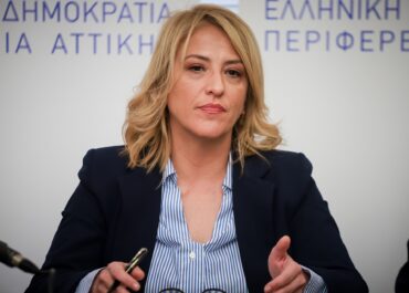 Ρένα Δούρου : Δεν είναι τυχαίο ότι ανάμεσα στους πρωταγωνιστές βρίσκεται και ο Έλληνας πρωθυπουργός.