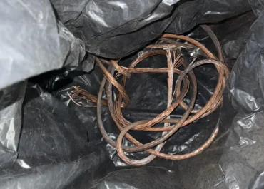 Συνελήφθη επ’ αυτοφώρω. 42χρονος ημεδαπός που αφαιρούσε καλώδια ηλεκτρισμού από τη Λεωφ. Πέτρου Ράλλη