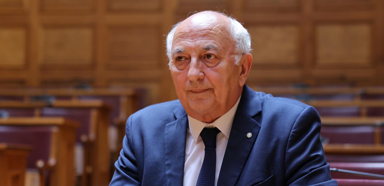 Γιάννης Αμανατίδης : Κακή νομοθέτηση και τακτοποίηση «ημετέρων» στο νέο πλαίσιο για τη Δημόσια Διοίκηση