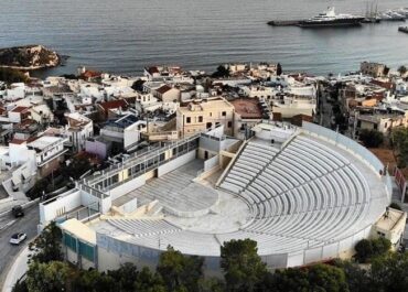 Το Βεάκειο Θέατρο καινοτομεί! Δωρεάν μεταφορά των θεατών για όλες τις εκδηλώσεις. Δείτε το εντυπωσιακό πρόγραμμα του Σεπτεμβρίου