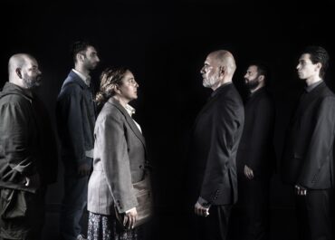 «πολίτες β’ κατηγορίας» του Brian Friel Σκηνοθεσία: Τζένη Κόλλια |  2ος χρόνος επιτυχίας |  Από Δευτέρα 5 Οκτωβρίου 2026