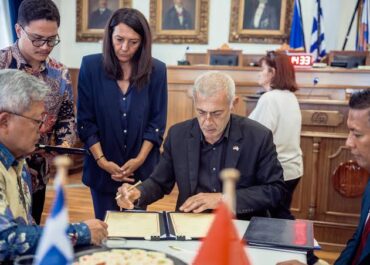 Δήμος Πειραιά : Μνημόνιο Συνεργασίας υπέγραψαν Πειραιάς και Ντενπασάρ