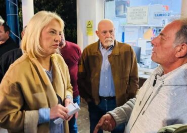 H Ρένα Δούρου στην Ιχθυόσκαλα Κερατσινίου για τα προβλήματα των αλιέων