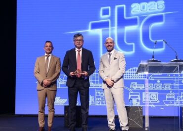 Ειδική βράβευση της ΟΛΠ Α.Ε. για τη συμπλήρωση 10 ετών από την είσοδο της COSCO SHIPPING στη μετοχική της σύνθεση στο πλαίσιο του 9ου Συνεδρίου Υποδομών και Μεταφορών ITC 2026